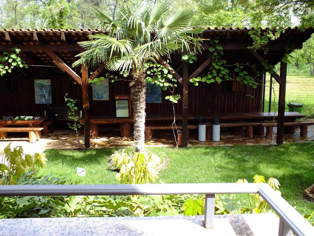 Aqua Family Apartments Karigador Bilik gambar