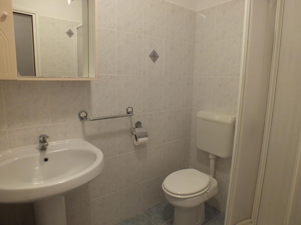 Aqua Family Apartments Karigador Bilik gambar